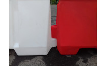 Plastové svodidlo - bílé