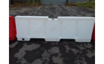 Plastové svodidlo - bílé