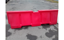 Plastové svodidlo - červené