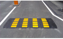 Zpomalovací retardér Zpomalovací retardér