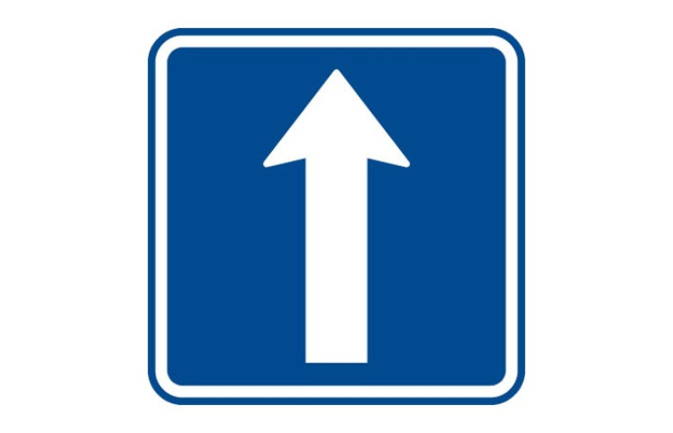 Dopravní značka IP4b - Jednosměrný provoz Dopravní značka IP4b - Jednosměrný provoz