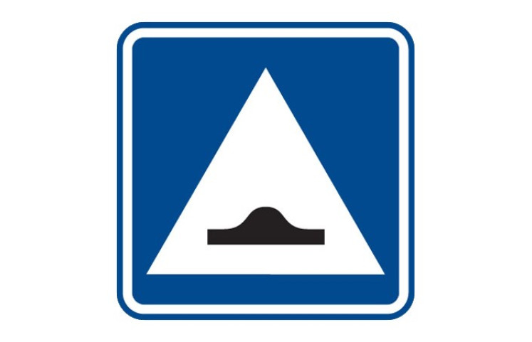 Dopravní značka IP2 - Zpomalovací práh Dopravní značka IP2 - Zpomalovací práh