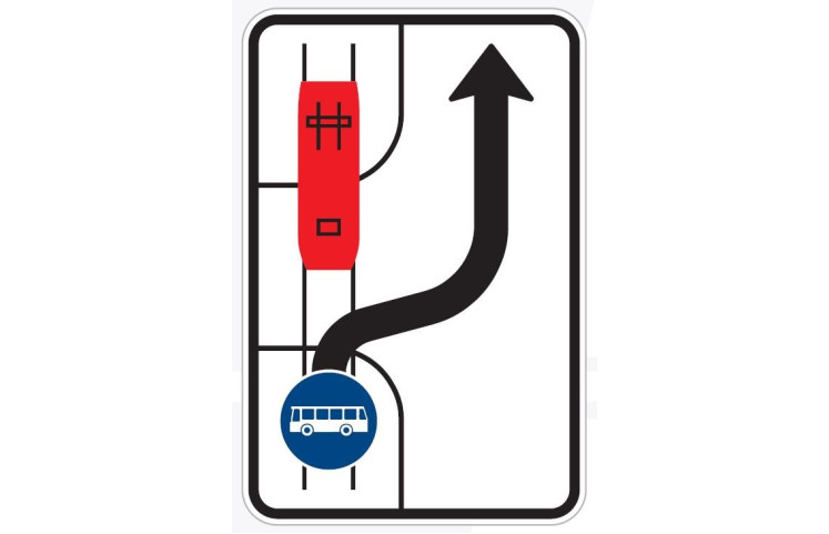 Dopravní značka IP23c - Sjíždění vozidel veřejné hromadné dopravy osob z tramvajového pásu