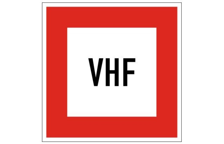 Plavební znak B11a - Příkaz uvést do provozu radiofonní stanici Plavební znak B11a - Příkaz uvést do provozu radiofonní stanici