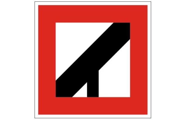 Plavební znak B9c - Povinnost před vplutím na hlavní vodní cestu