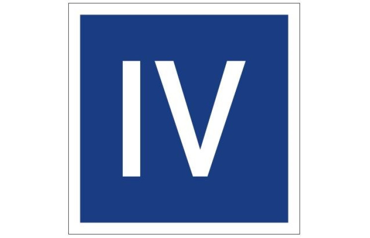 Plavební znak E5.3 - Maximální počet plavidel, která smějí stát těsně vedle sebe