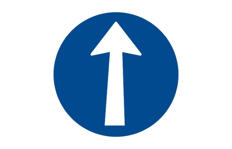 Dopravní značka C2a - Přikázaný směr jízdy přímo Dopravní značka C2a - Přikázaný směr jízdy přímo