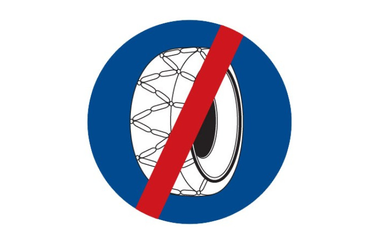 Dopravní značka C5b - Sněhové řetězy - konec