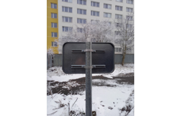 Nástavec pro sloupky na dopravní značky