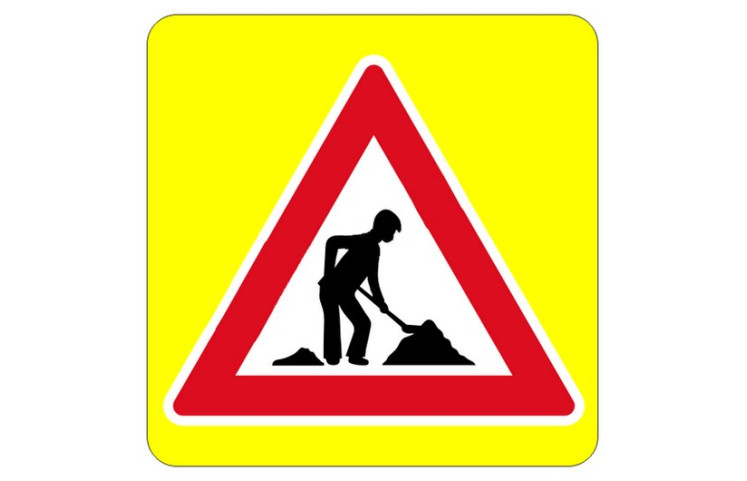 Dopravní značka A15 - Práce, zvýrazněná