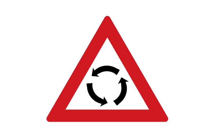 Dopravní značka A4 - Pozor, kruhový objezd Dopravní značka A4 - Pozor, kruhový objezd