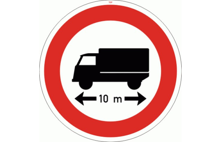 Dopravní značka B17 - Zákaz vjezdu voz., jejichž délka přesahuje vyznačenou mez