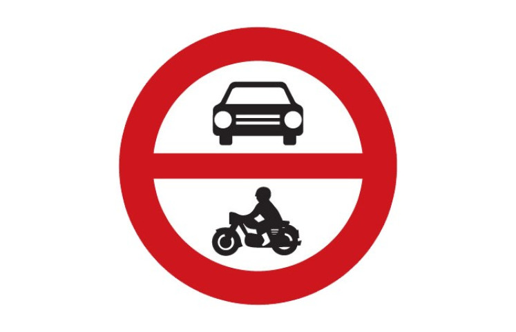 Dopravní značka B11 - Zákaz vjezdu všech motorových vozidel