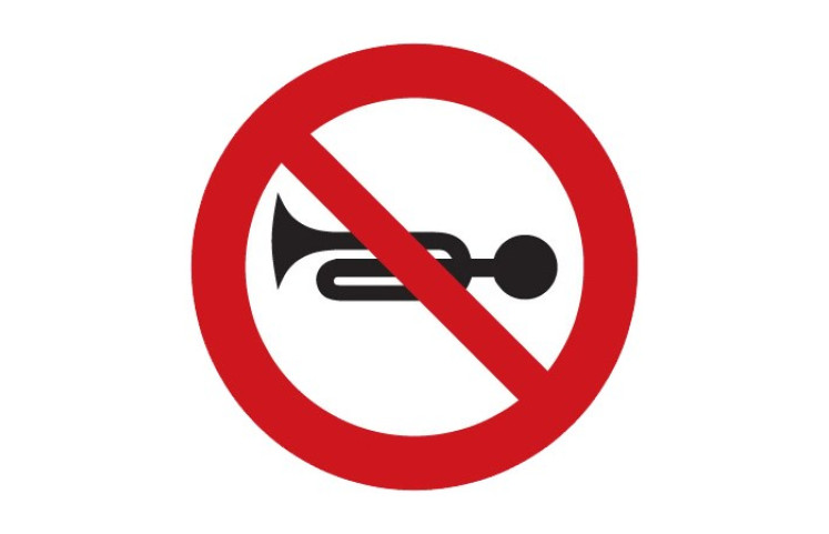 Dopravní značka B23a - Zákaz zvukových výstražných znamení