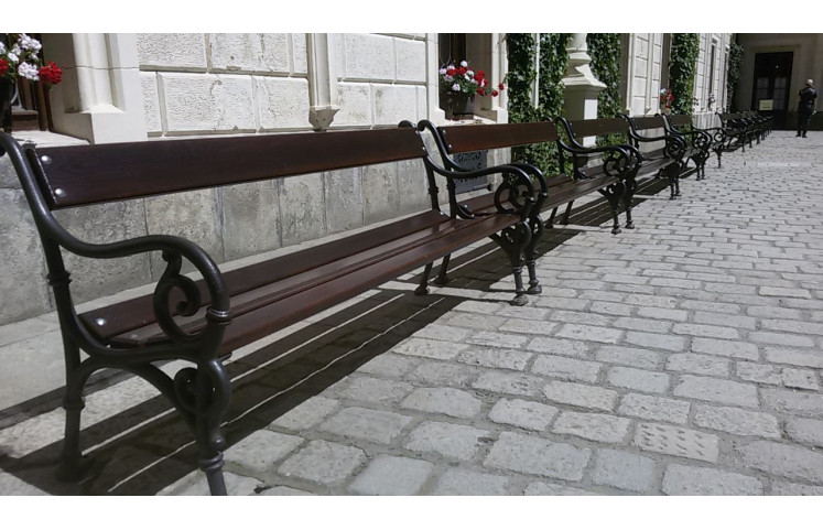 Lavička Schönbrunn Lavička Schönbrunn