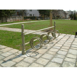 Stojan na kola s kruhy